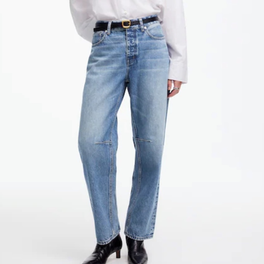 Madewell Darted Barrel Jeans in Dobbins Wash